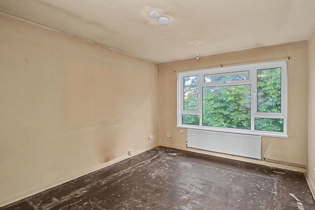 Property photo 3 of 10 40 Broadwey Close, Weymouth, DT3 5Ph