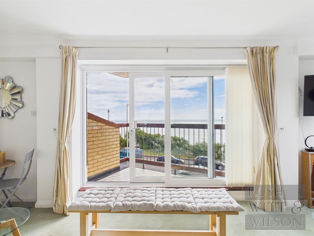 Property photo 2 of 27