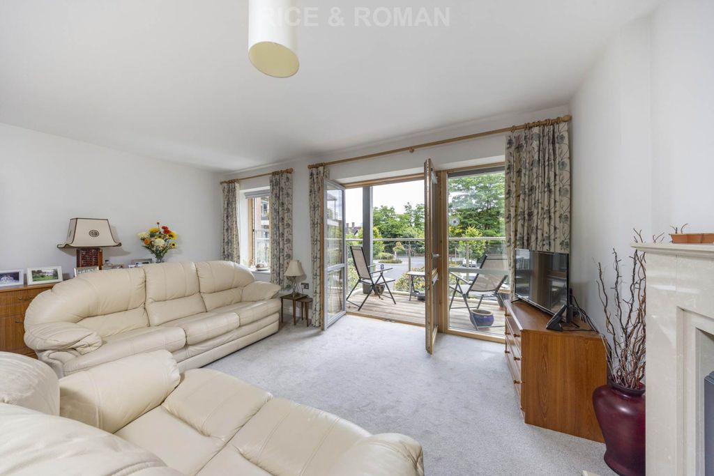 Property photo 3 of 17