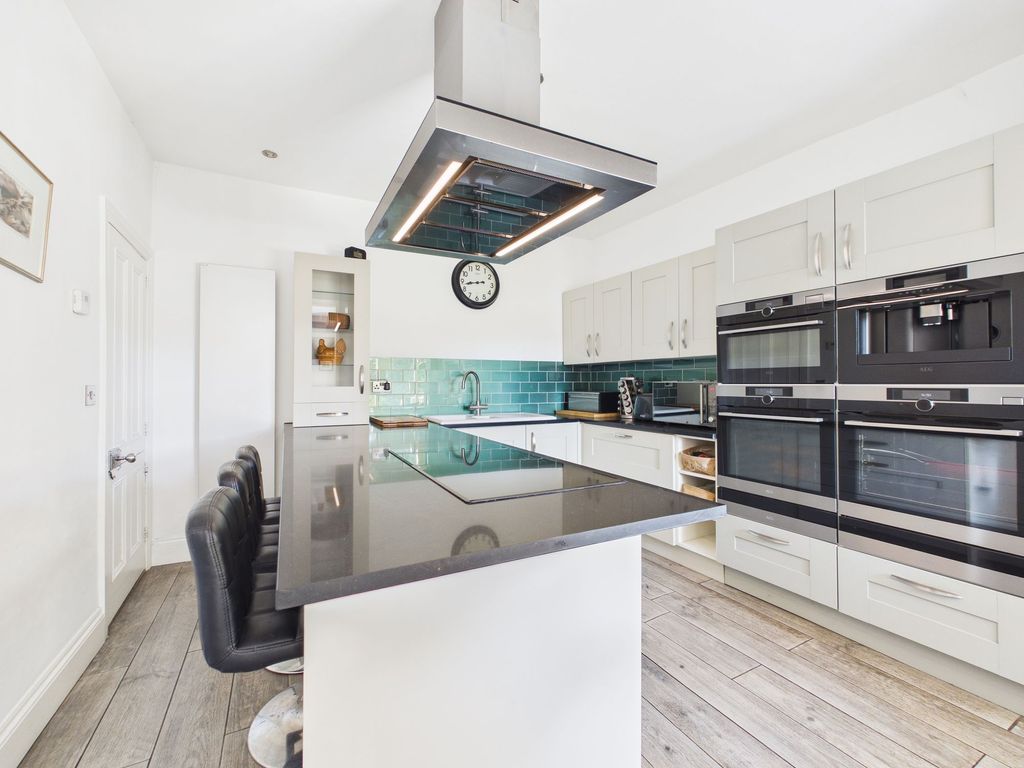 Property photo 2 of 26 Kitchen