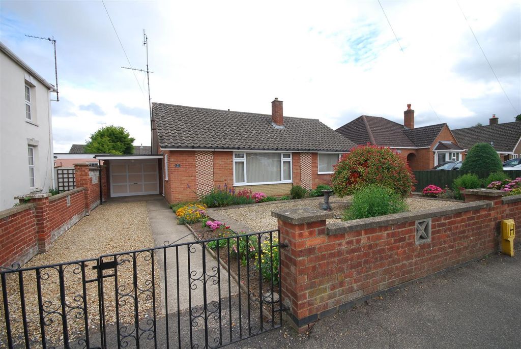 Property photo 1 of 7 2 North Parade Front.Jpg