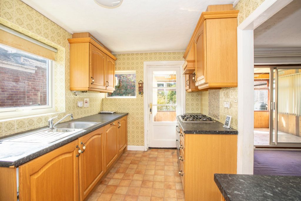 Property photo 3 of 22 Kitchen