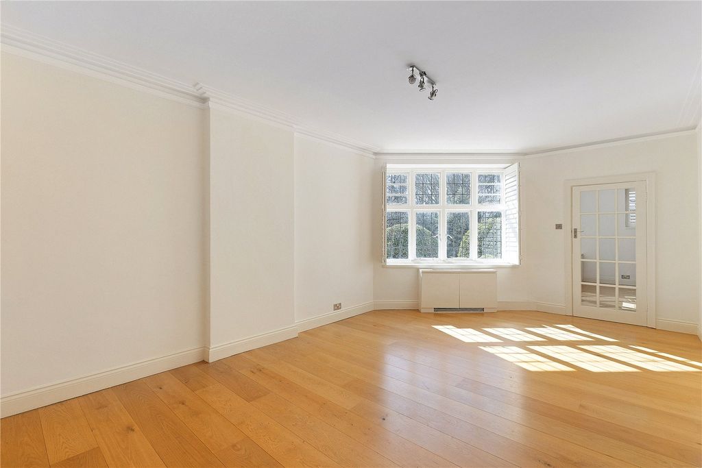 Property photo 3 of 13 Dining Room