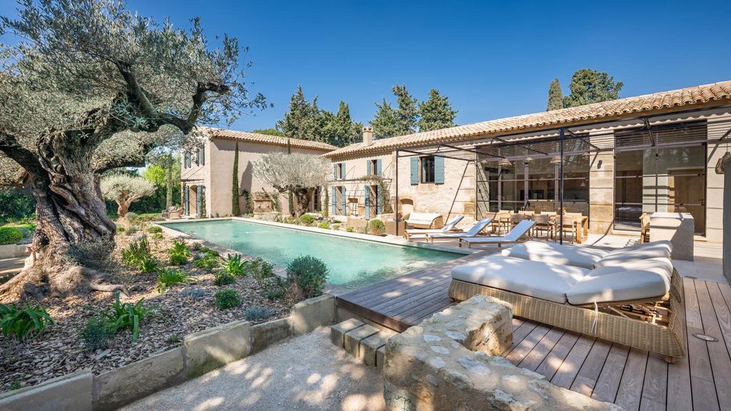 Property photo 2 of 21