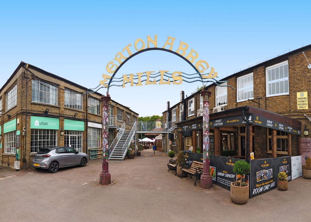 Property photo 1 of 3 The Apprentice Shop