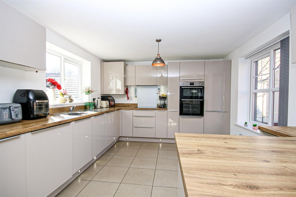 Property photo 2 of 24 15-Img_9967.Jpg