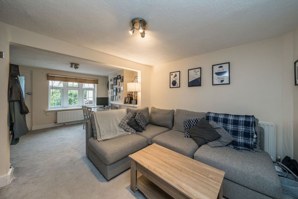 Property photo 2 of 6