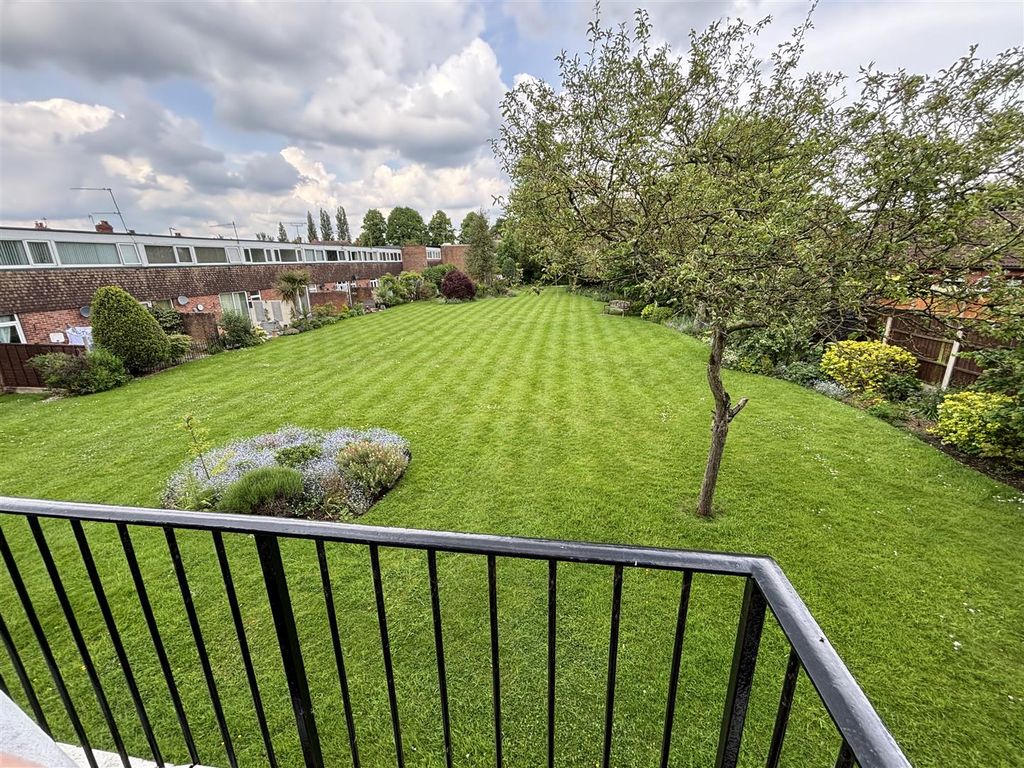 Property photo 1 of 12 Balcony