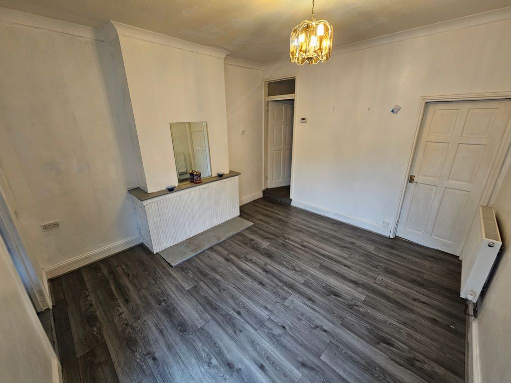 Property photo 2 of 11 Image