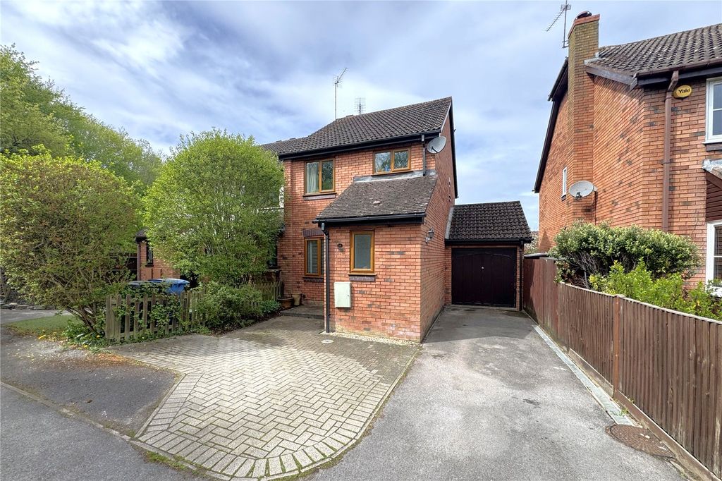 Property photo 1 of 16 Picture No. 11