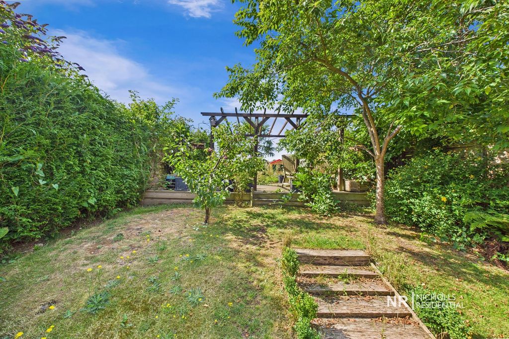 Property photo 2 of 15 Garden