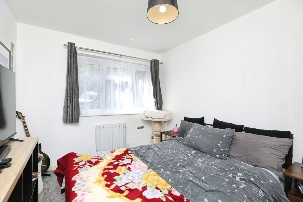 Property photo 3 of 8 Pbox-Img.Jpg
