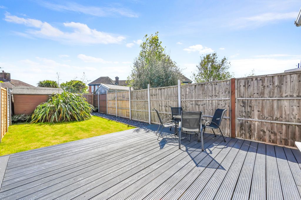 Property photo 3 of 16 Picture No. 15