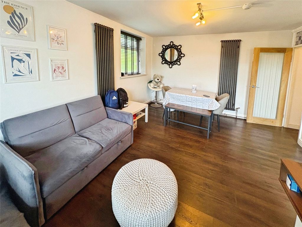 Property photo 2 of 11 Picture No. 06