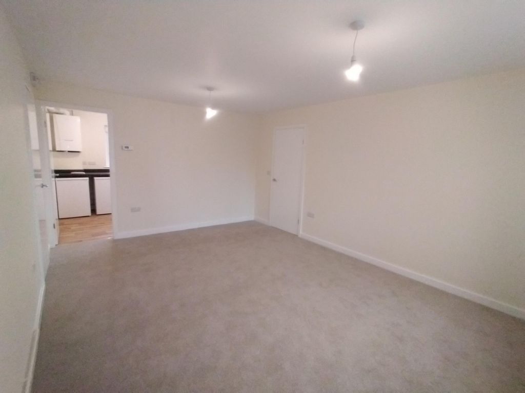 Property photo 3 of 11 (Main)
