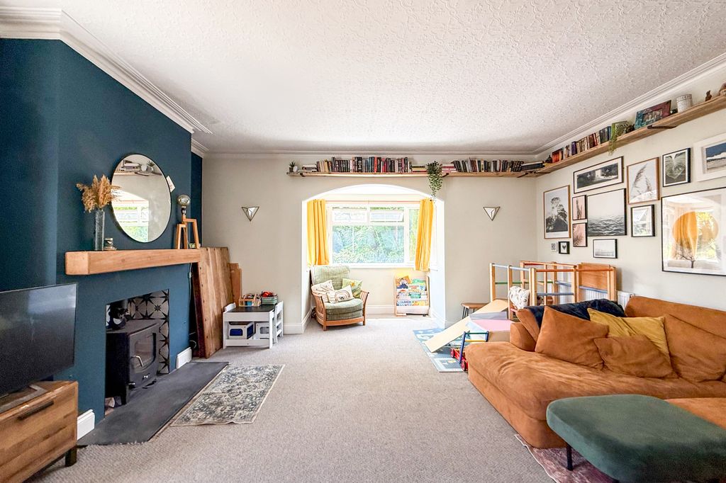 Property photo 2 of 24
