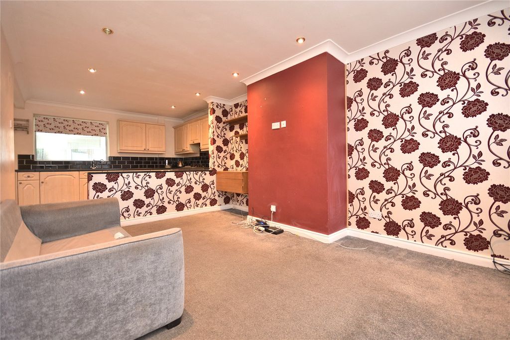 Property photo 2 of 23 Picture No. 15