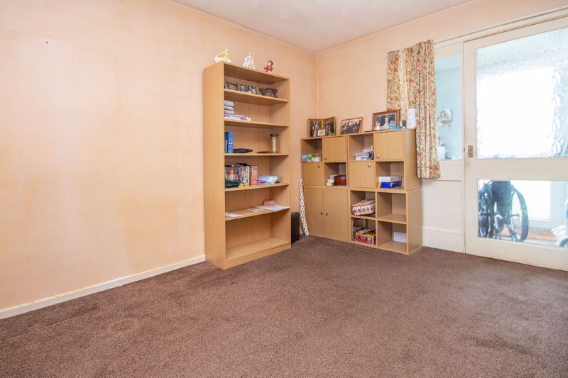 Property photo 3 of 11 Dining Area