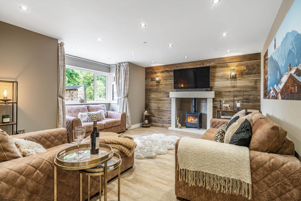 Property photo 3 of 30