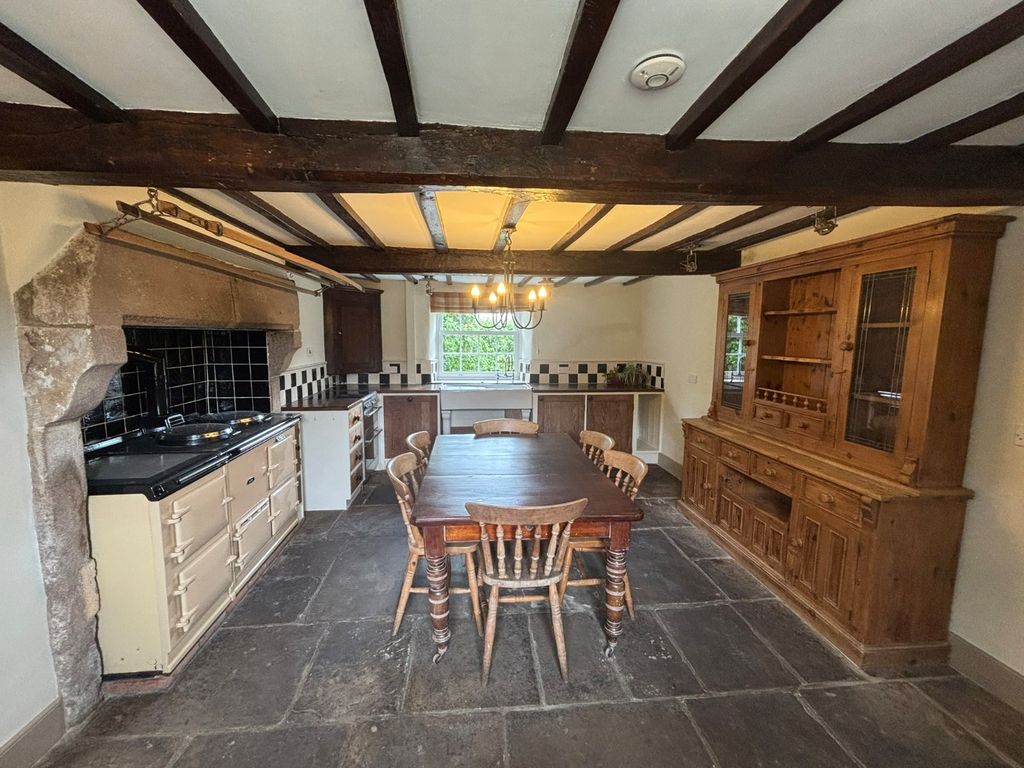 Property photo 2 of 27 Picture No. 24