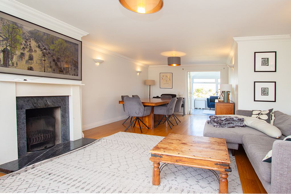 Property photo 3 of 17 Photo 2