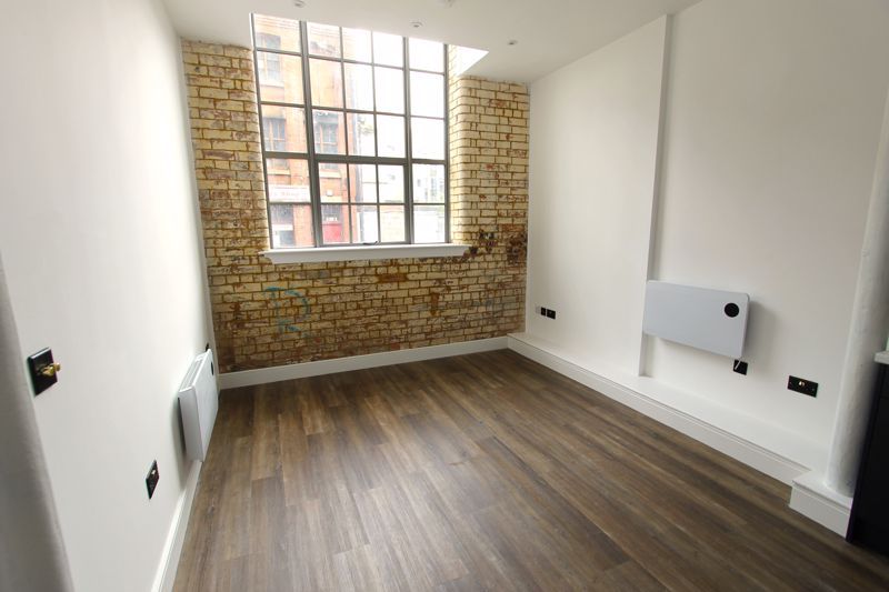 Property photo 1 of 12 Photo 10