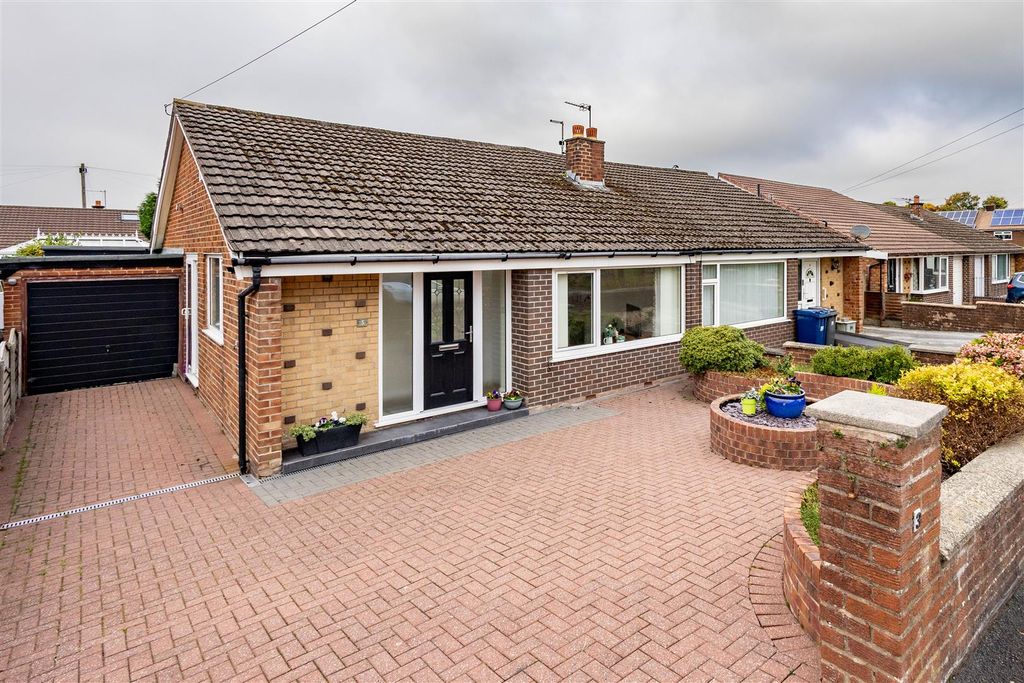 Property photo 1 of 17 Front External