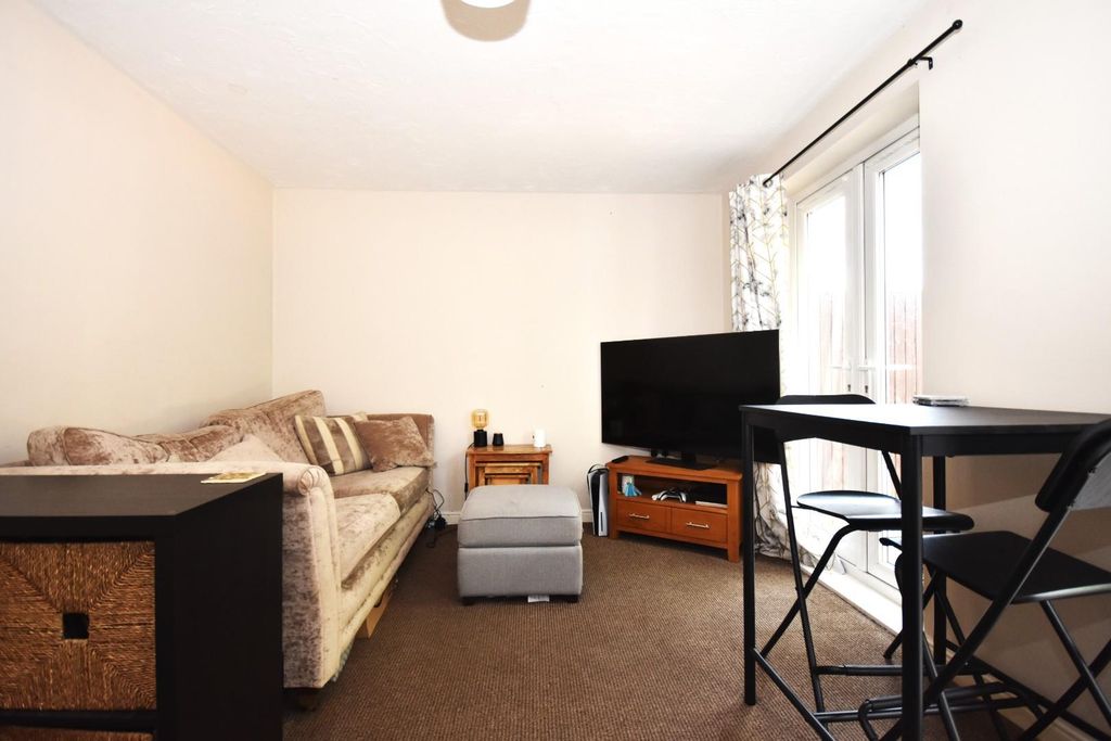 Property photo 3 of 14 Lounge 02.Jpg
