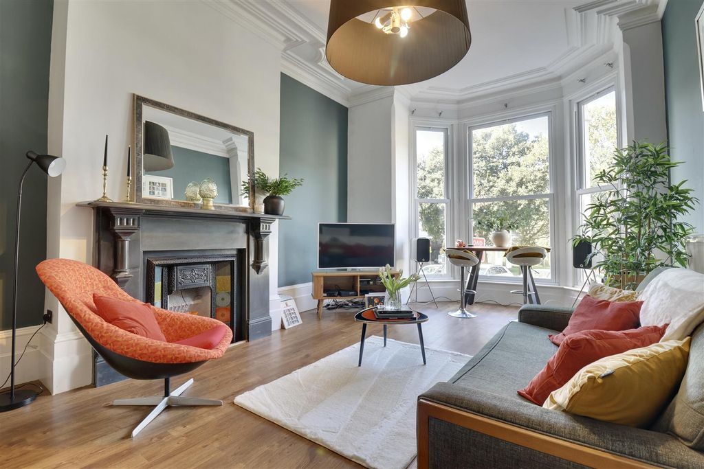 Property photo 2 of 15 09D39F12-361B-4A59-Ace9-515E5Ad3936F_1_201_A.Jpeg