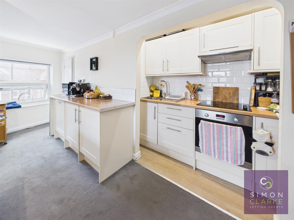 Property photo 2 of 7 Cam05425G0-Pr0112-Still008.Jpg