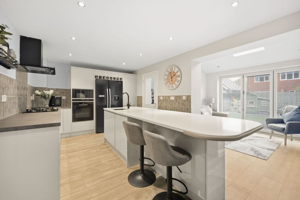 Additional image 8 of 3 bed semi-detached house for saleIvy Close, Trelewis, Treharris CF46