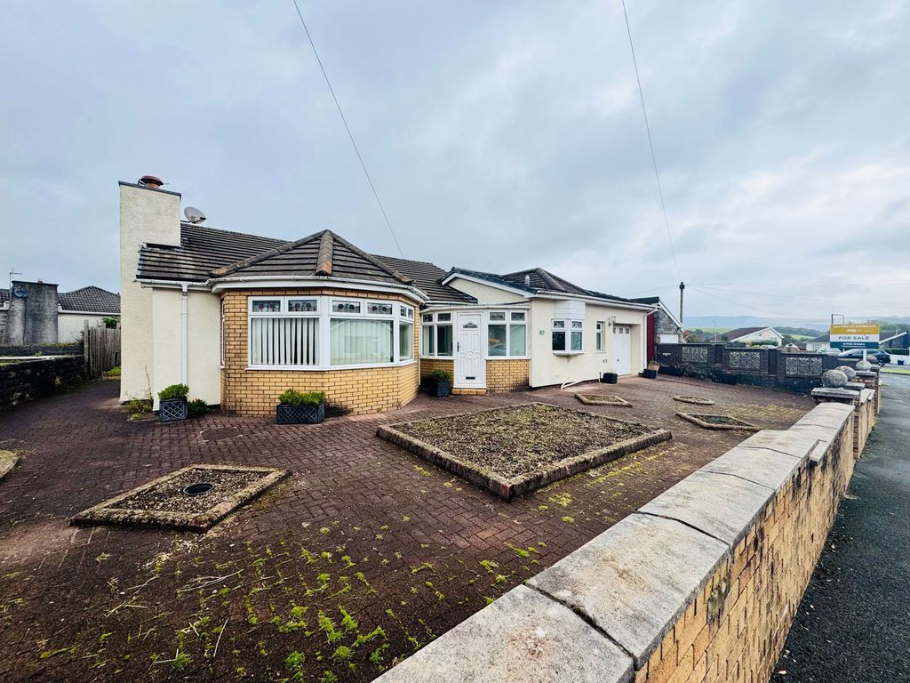 Property photo 2 of 31