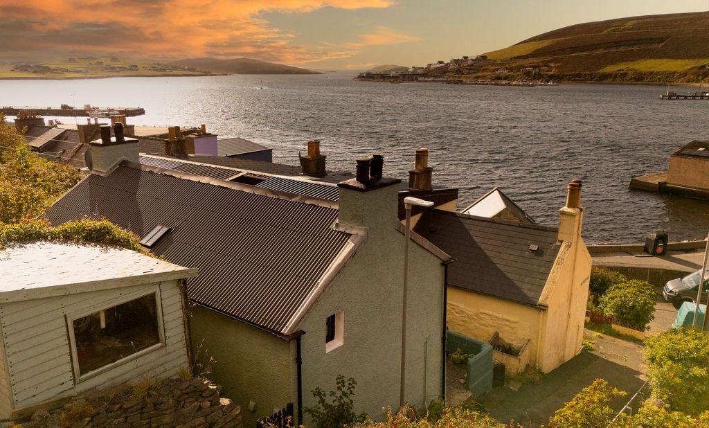 Property photo 2 of 42