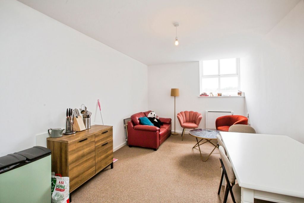 Property photo 2 of 18 Pbox-Img.Jpg