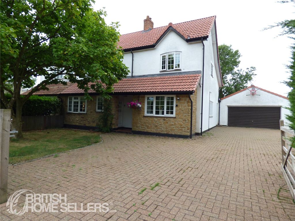 Property photo 1 of 38 Picture No. 03