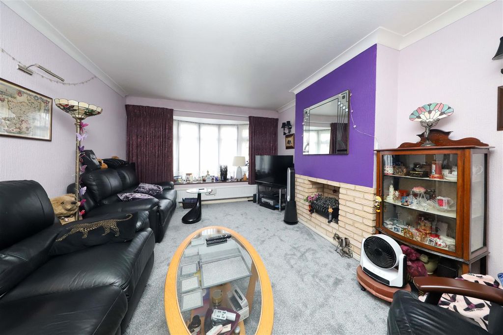 Property photo 3 of 12 Living Room