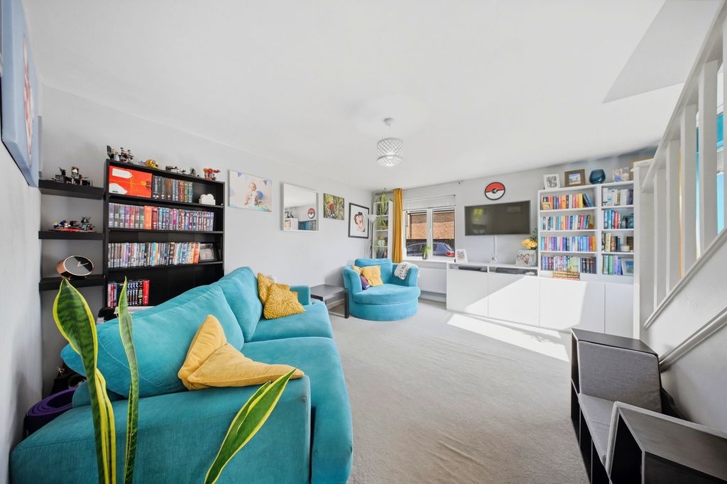 Property photo 2 of 36