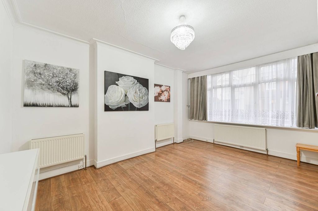 Property photo 3 of 21