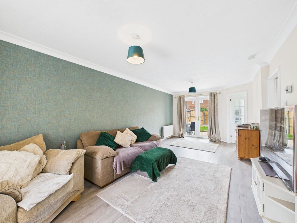 Property photo 2 of 15 4408746