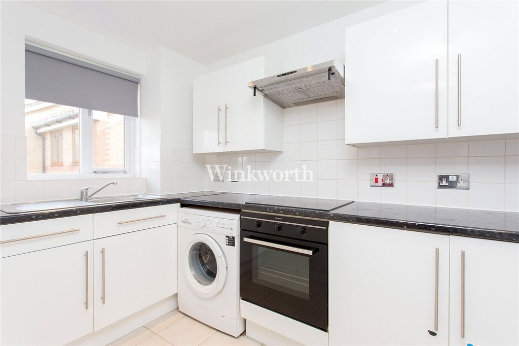 Property photo 3 of 8 Picture No. 06