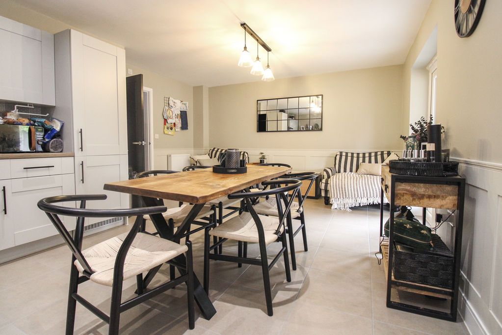 Property photo 2 of 17 Kitchen/Diner