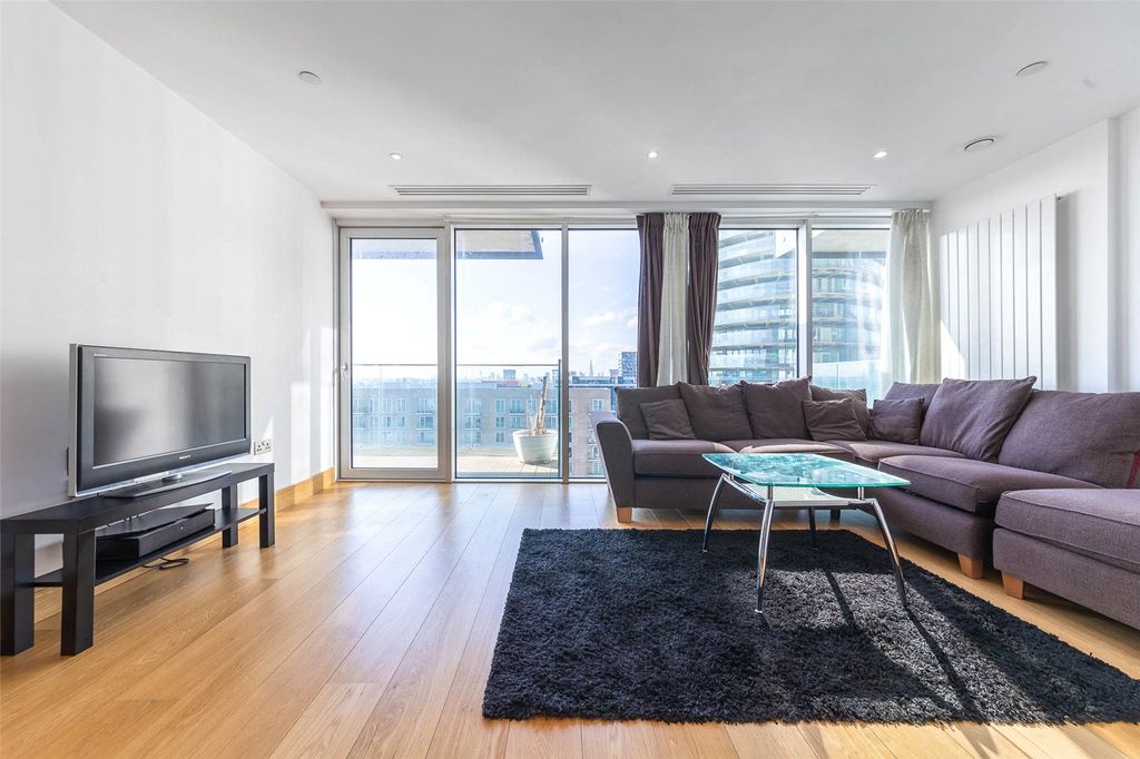 Property photo 2 of 16 Picture No. 17