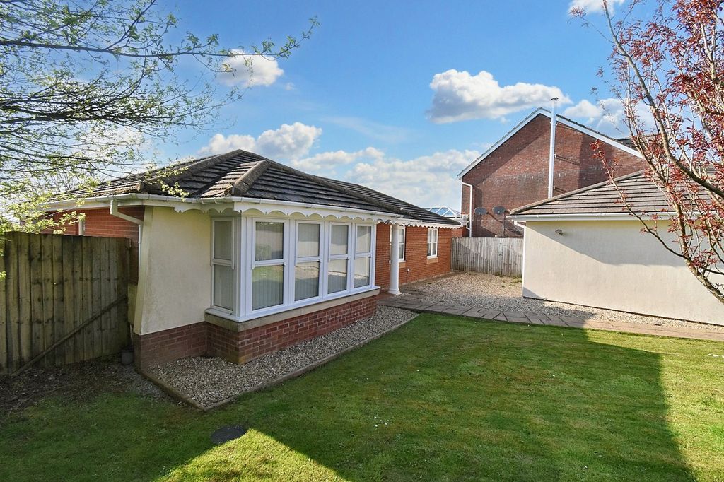 Property photo 3 of 33