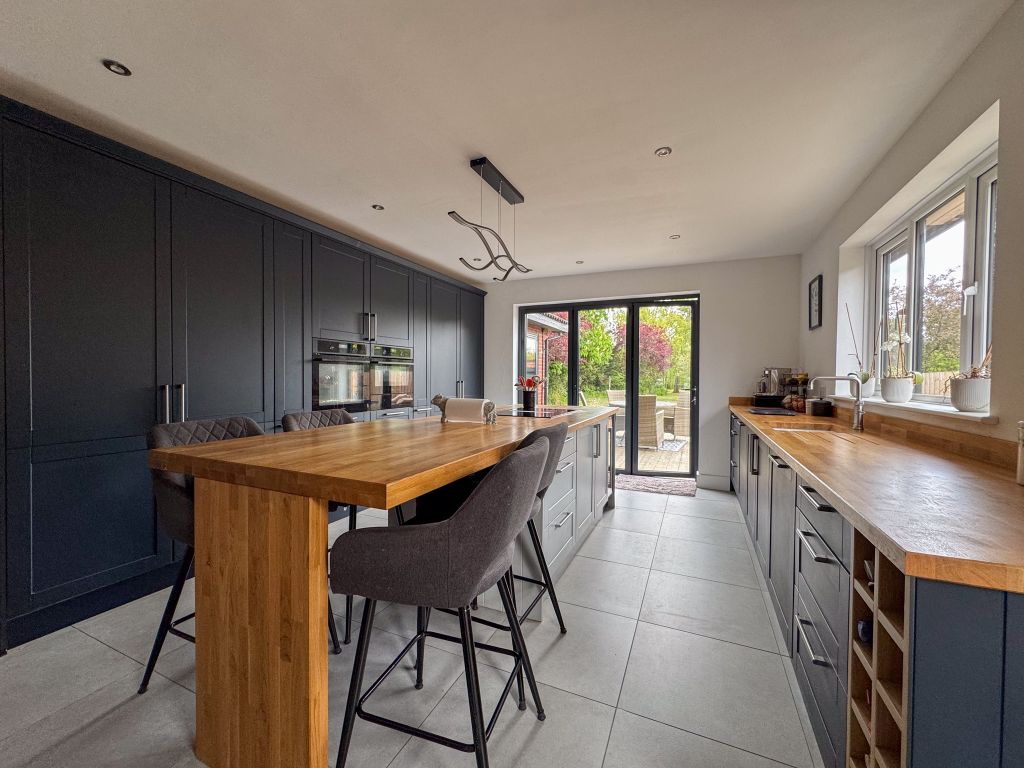 Property photo 3 of 52 Img_0357