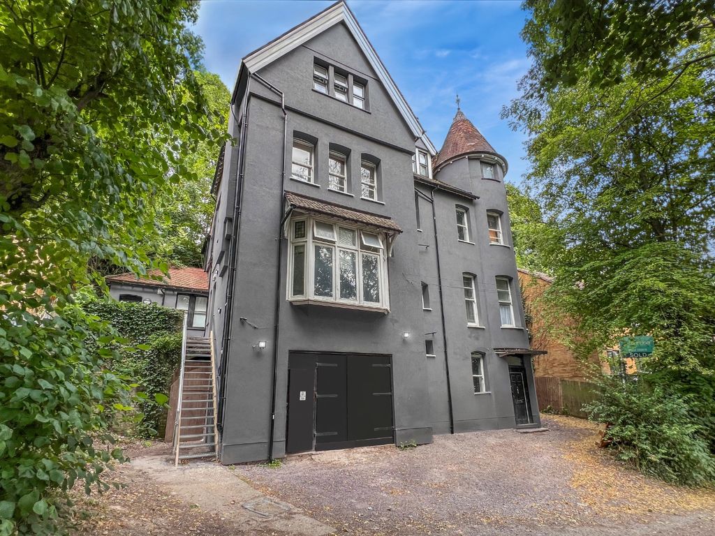 Property photo 1 of 8 1349521