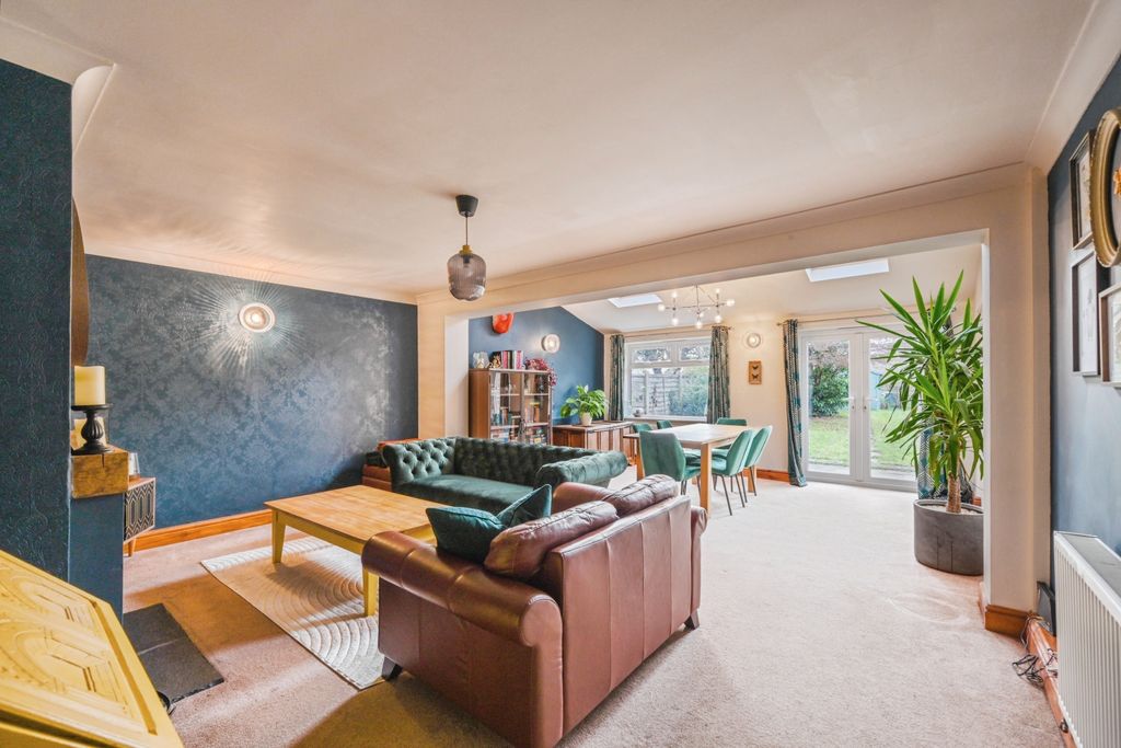 Property photo 2 of 23 Lounge &amp; Dining Extension