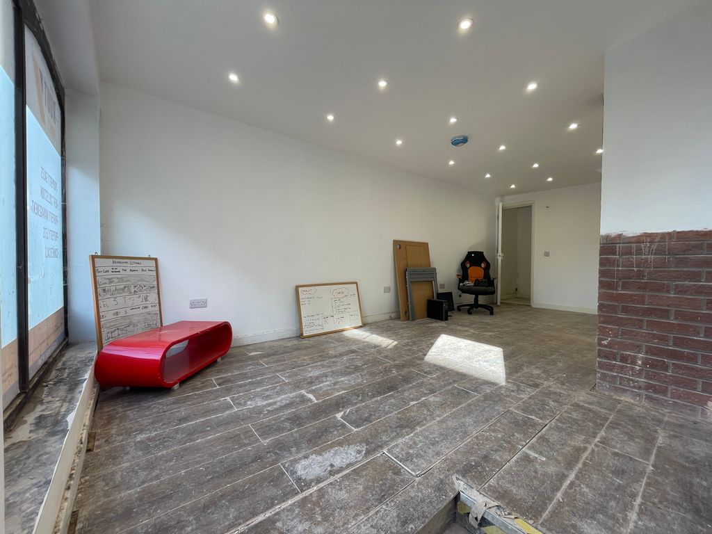 Property photo 2 of 5 Shop Front