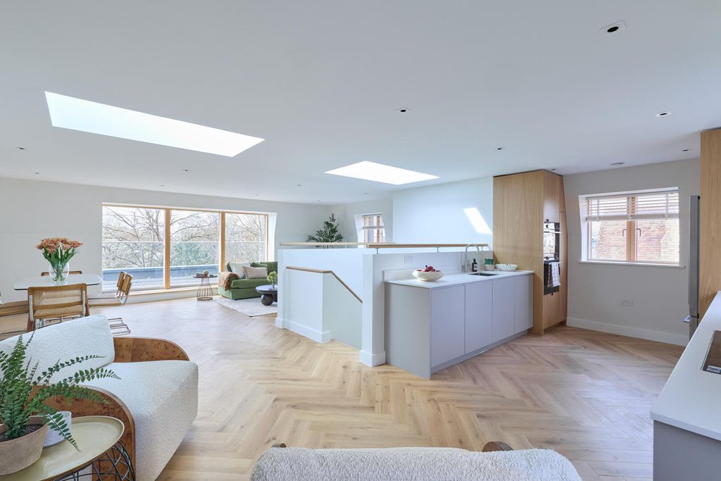 Property photo 1 of 23 Living Room