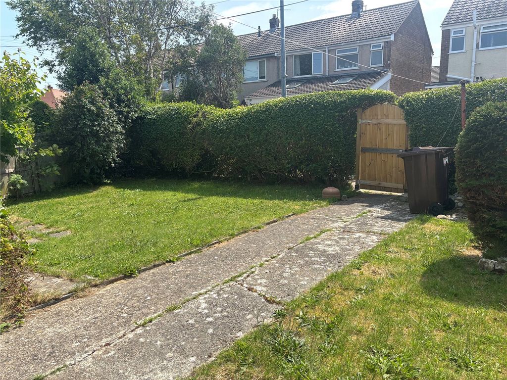Property photo 3 of 19 Picture No. 02