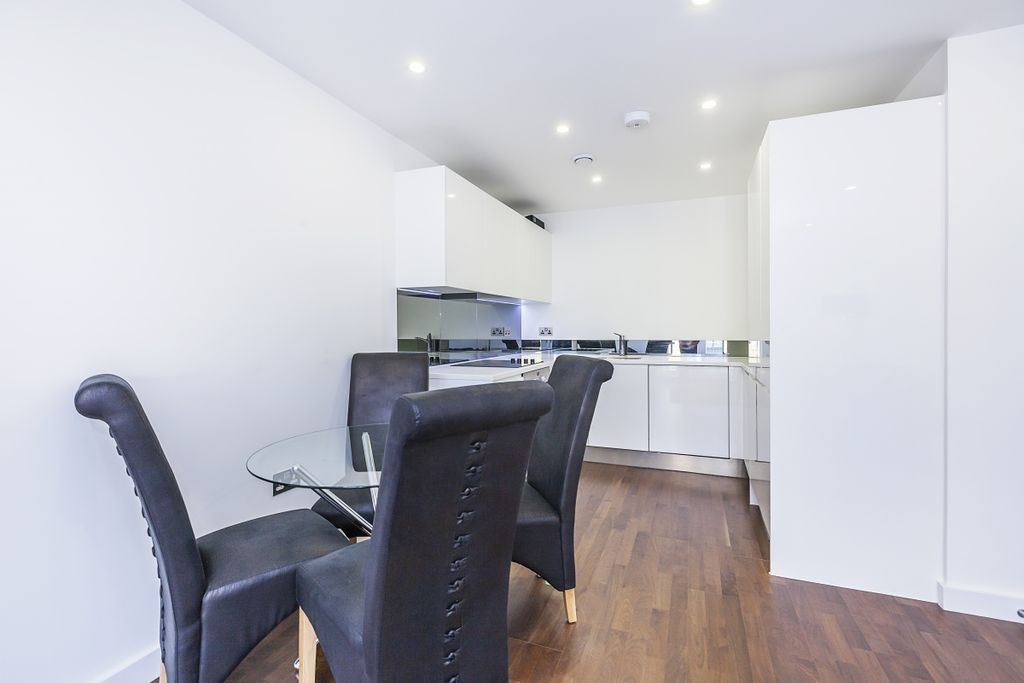 Property photo 3 of 14 Dining Area